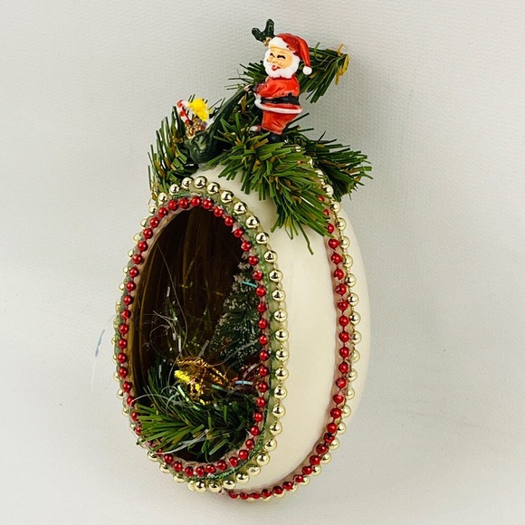 Vtg Santa Toy Bag Tree Christmas Presents Egg Diorama Scene Ornament Homemade - Picture 4 of 6